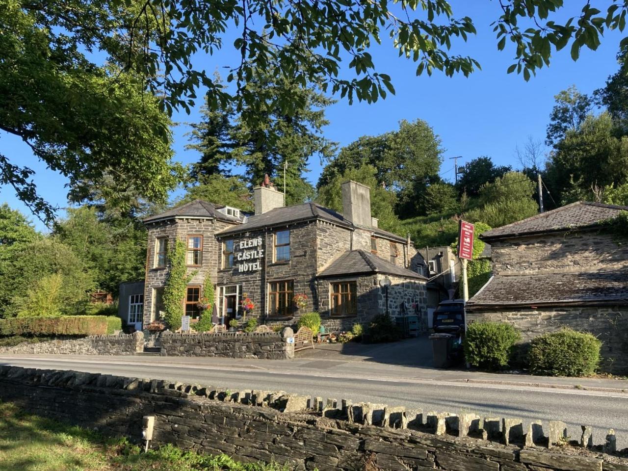 Elen'S Castle Hotel Dolwyddelan Exterior foto